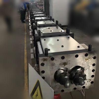 雙螺桿擠出機